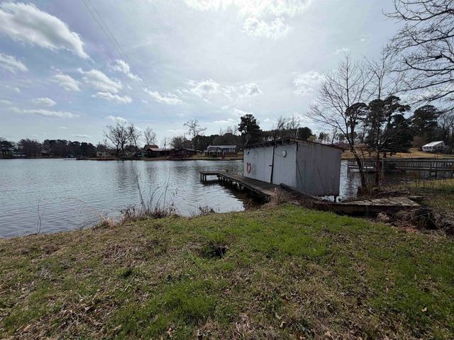 942 Omaha St, Omaha, TX 75571