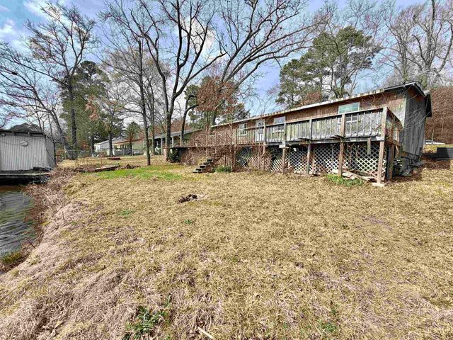 942 Omaha St, Omaha, TX 75571