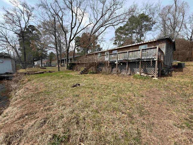 942 Omaha St, Omaha, TX 75571