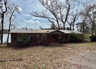 942 Omaha St, Omaha, TX 75571