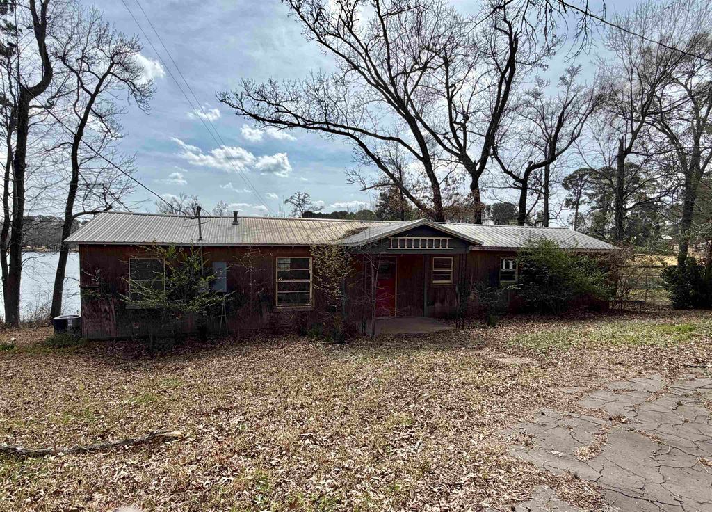 942 Omaha St, Omaha, TX 75571