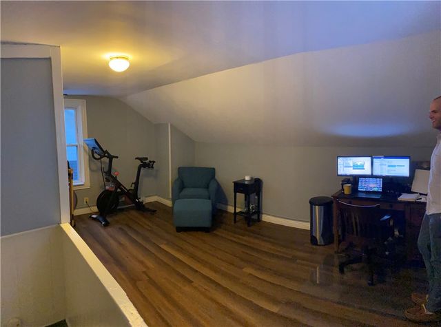 221 Ulysses St, Mt Washington, PA 15211