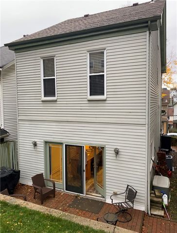 221 Ulysses St, Mt Washington, PA 15211