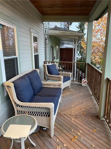 221 Ulysses St, Mt Washington, PA 15211