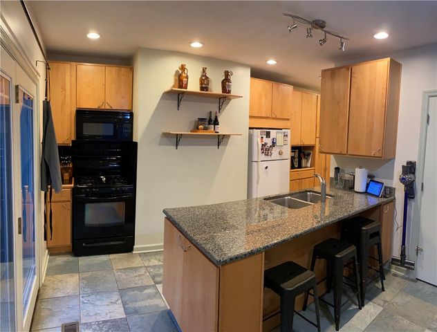 221 Ulysses St, Mt Washington, PA 15211
