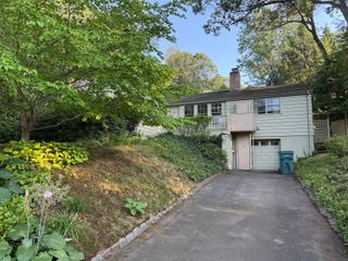 22 Bryden Terrace, Hamden, CT 06517