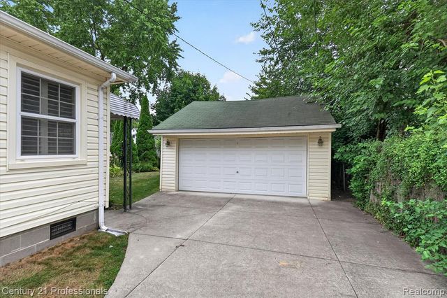 9924 Nathaline, Redford, MI 48239
