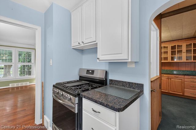 9924 Nathaline, Redford, MI 48239