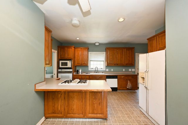 795 New Shackle Island Rd, Hendersonville, TN 37075