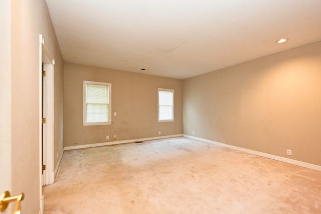 795 New Shackle Island Rd, Hendersonville, TN 37075