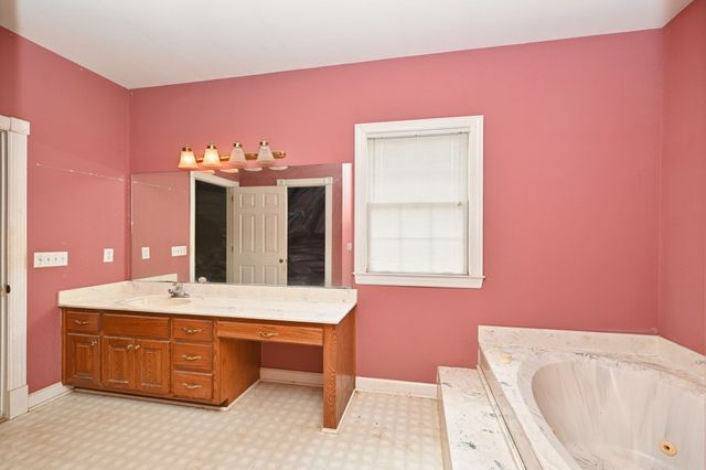 795 New Shackle Island Rd, Hendersonville, TN 37075