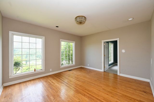 795 New Shackle Island Rd, Hendersonville, TN 37075