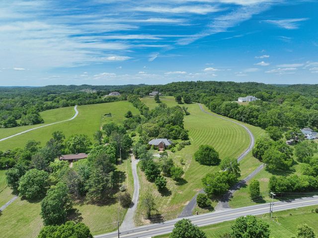 795 New Shackle Island Rd, Hendersonville, TN 37075