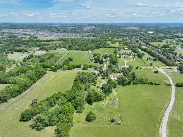 795 New Shackle Island Rd, Hendersonville, TN 37075