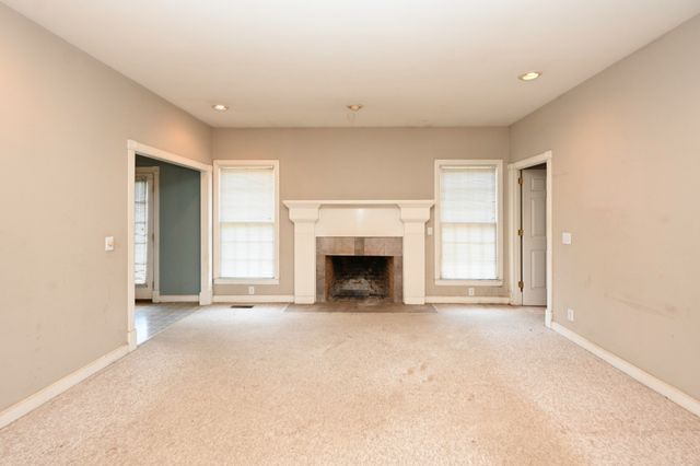 795 New Shackle Island Rd, Hendersonville, TN 37075