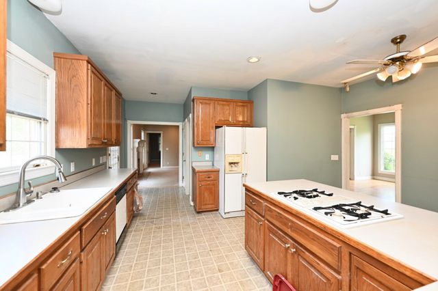 795 New Shackle Island Rd, Hendersonville, TN 37075