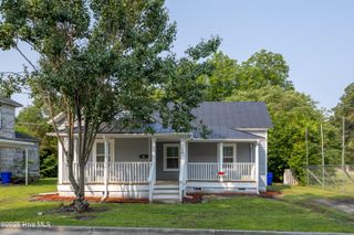315 Giddens Street, Clinton, NC 28328