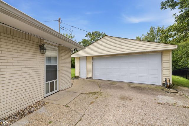 9 Wally Court, Beech Grove, IN 46107