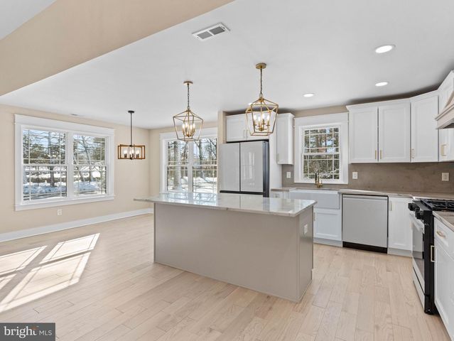 239 LOWER LANDING RD, Blackwood, NJ 08012