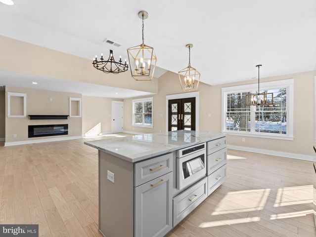 239 LOWER LANDING RD, Blackwood, NJ 08012