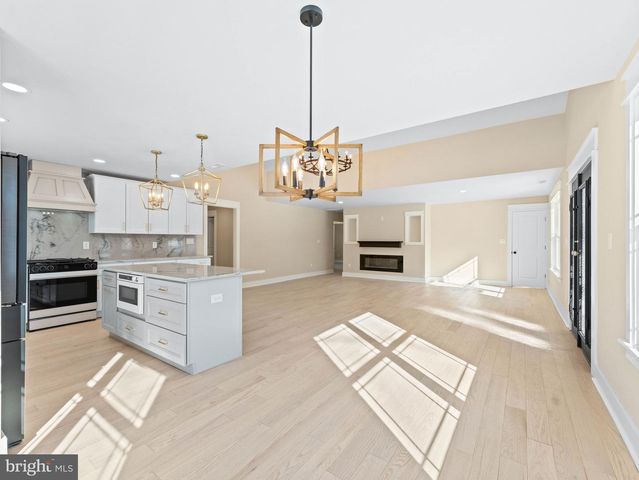 239 LOWER LANDING RD, Blackwood, NJ 08012