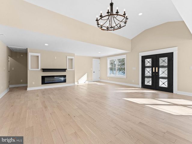 239 LOWER LANDING RD, Blackwood, NJ 08012