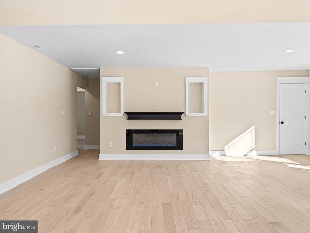 239 LOWER LANDING RD, Blackwood, NJ 08012