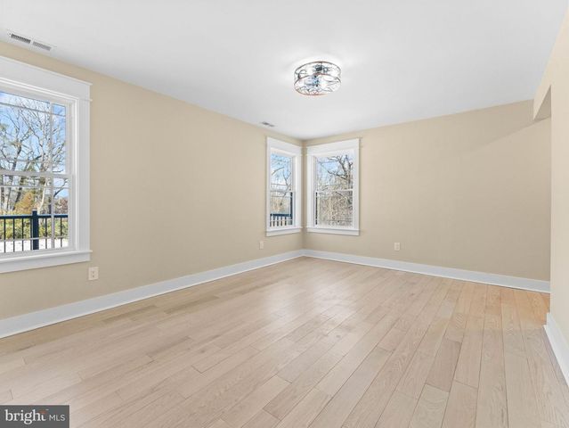 239 LOWER LANDING RD, Blackwood, NJ 08012