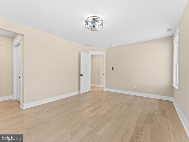 239 LOWER LANDING RD, Blackwood, NJ 08012