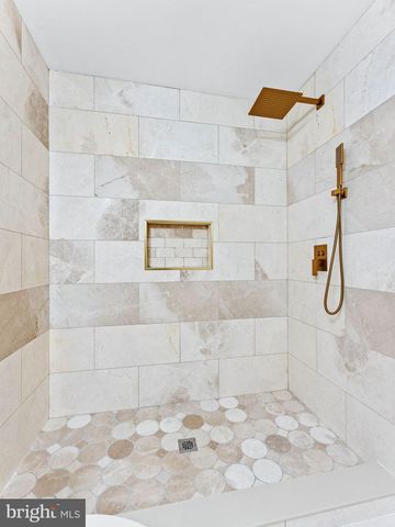 239 LOWER LANDING RD, Blackwood, NJ 08012