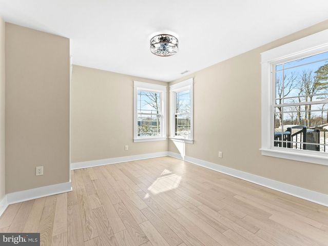 239 LOWER LANDING RD, Blackwood, NJ 08012