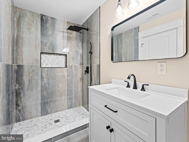 239 LOWER LANDING RD, Blackwood, NJ 08012