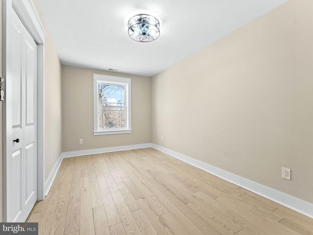 239 LOWER LANDING RD, Blackwood, NJ 08012