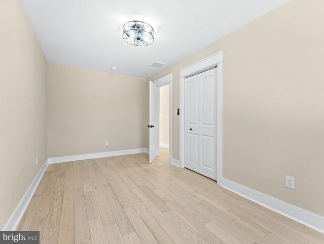 239 LOWER LANDING RD, Blackwood, NJ 08012