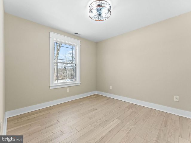 239 LOWER LANDING RD, Blackwood, NJ 08012