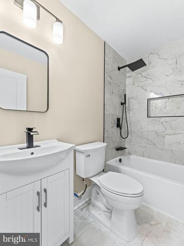 239 LOWER LANDING RD, Blackwood, NJ 08012