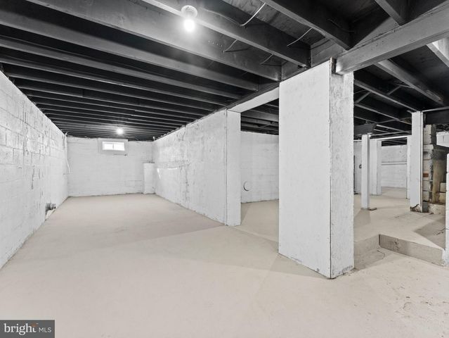 239 LOWER LANDING RD, Blackwood, NJ 08012