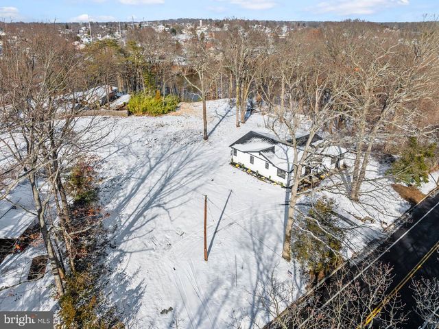 239 LOWER LANDING RD, Blackwood, NJ 08012