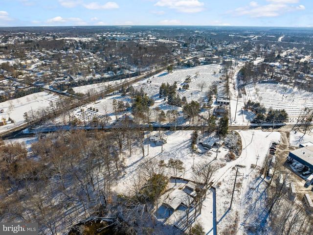 239 LOWER LANDING RD, Blackwood, NJ 08012