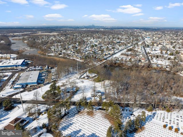 239 LOWER LANDING RD, Blackwood, NJ 08012