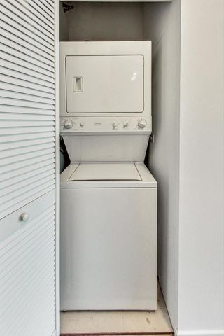 757 N Orleans Street 1203, Chicago, IL 60654