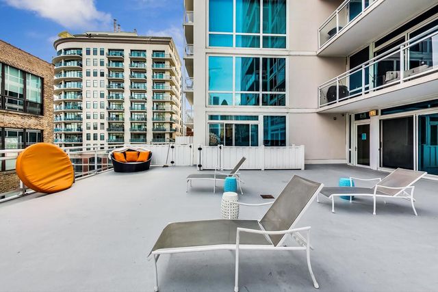 757 N Orleans Street 1203, Chicago, IL 60654