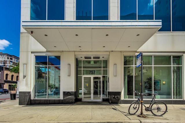 757 N Orleans Street 1203, Chicago, IL 60654