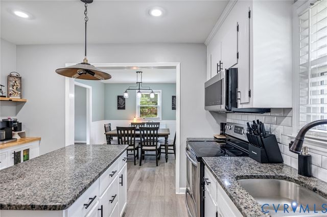4221 Whitebirch Dr, Chester, VA 23831