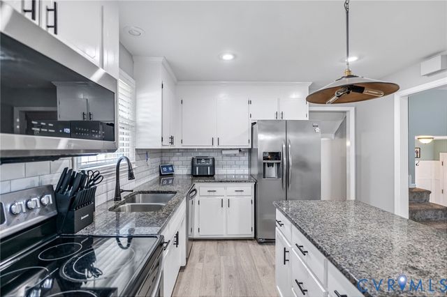 4221 Whitebirch Dr, Chester, VA 23831
