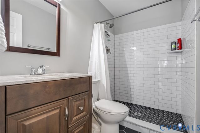 4221 Whitebirch Dr, Chester, VA 23831