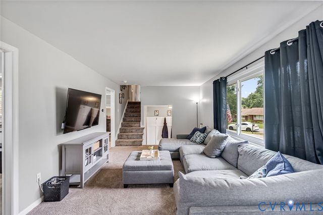 4221 Whitebirch Dr, Chester, VA 23831