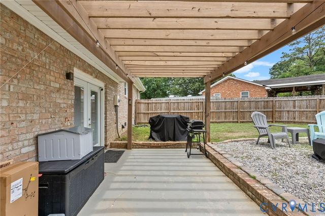 4221 Whitebirch Dr, Chester, VA 23831