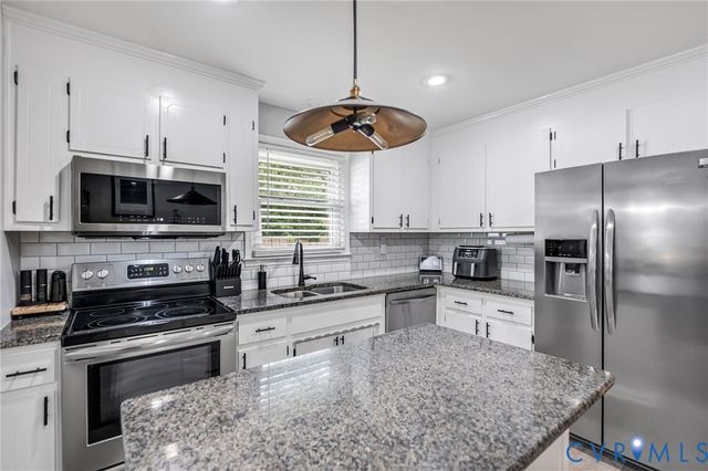 4221 Whitebirch Dr, Chester, VA 23831