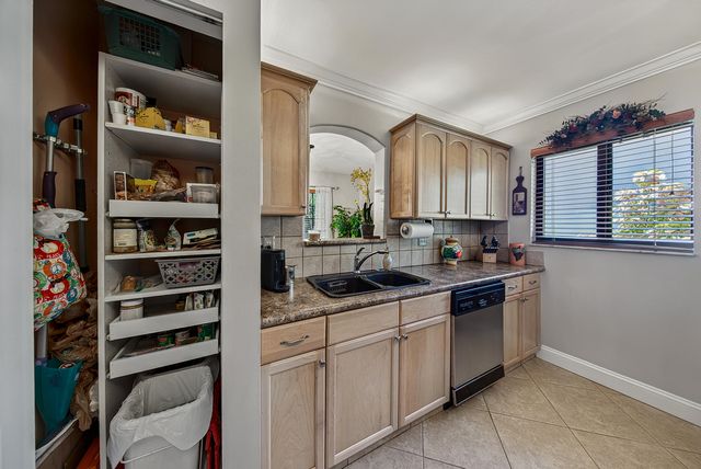 2130 NE 9th Avenue, Wilton Manors, FL 33305